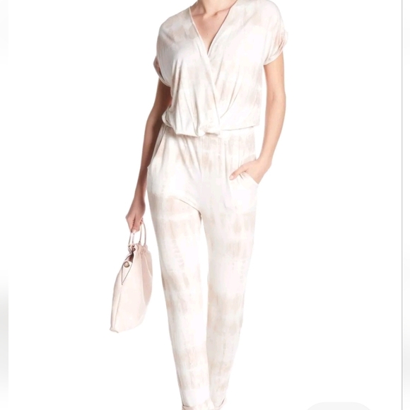 Young Fabulous & Broke Coleen Cream and‎ Tan Tie Dye Vneck Jumpsuit Size Medium - Picture 1 of 12